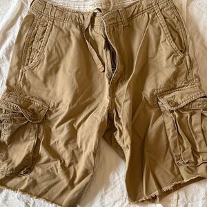 American Eagle Outfitters Brown Cargo Shorts size 32.